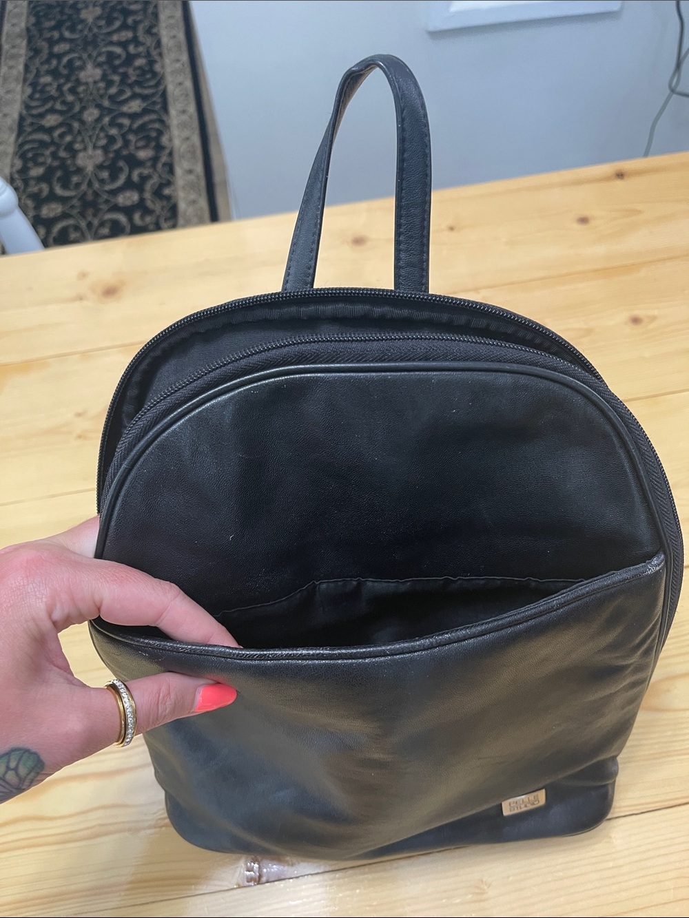 Vintage Wilson’s Leather Pelle Studio Black Leather Backpack/Sling Back Y2K - Picture 8 of 15